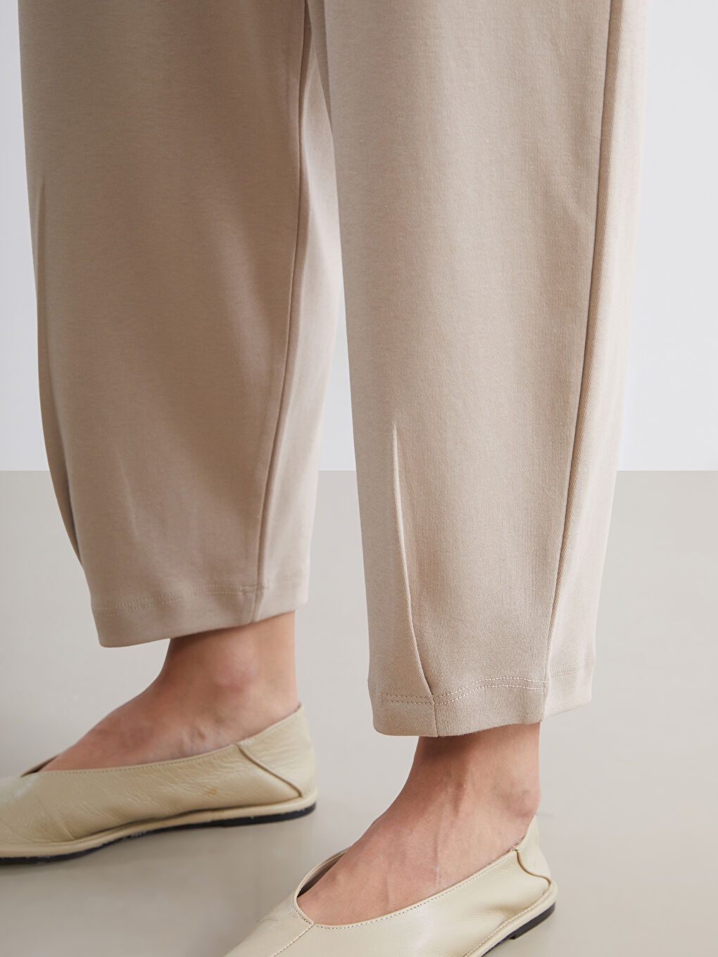 Bej Beli Lastikli Kadın Pantolon-2