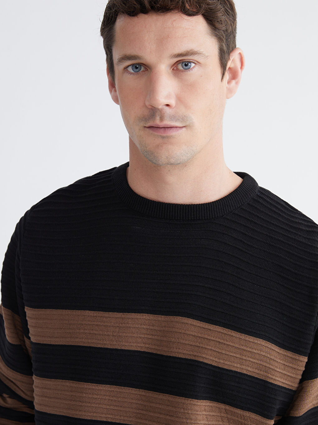 Crew Neck Striped Men's Knitwear Sweater-2