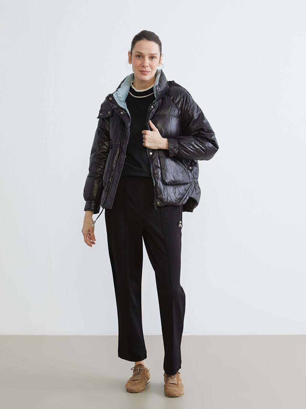 Karışık Kapüşonlu Kadın Şişme Mont-1