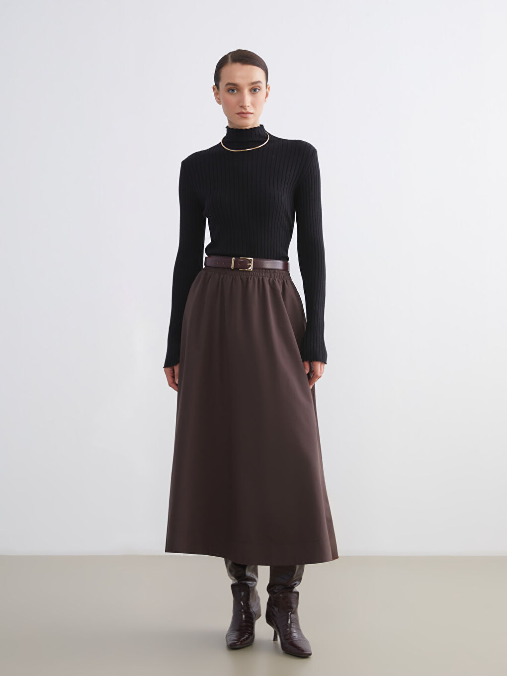 Siyah Yarım Balıkçı Yaka Kadın Triko Kazak-1