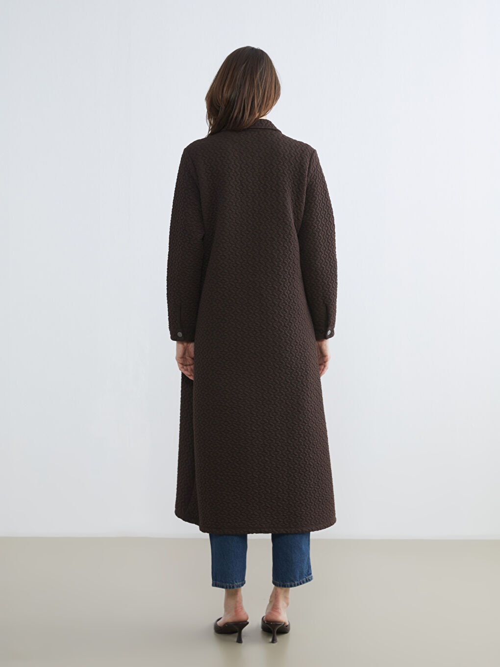 Kahverengi Gömlek Yaka Kendinden Desenli Kadın Ferace-4