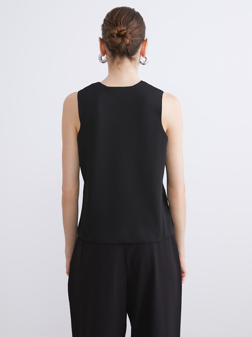 Siyah V Yaka Taşlı Kadın Triko Yelek-3