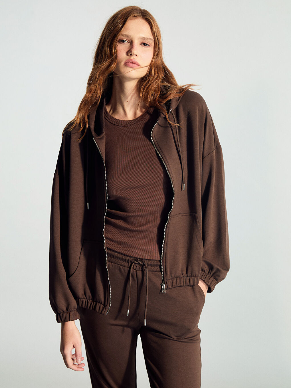 Kahverengi Kapüşonlu Kadın Fermuarlı Sweatshirt-1
