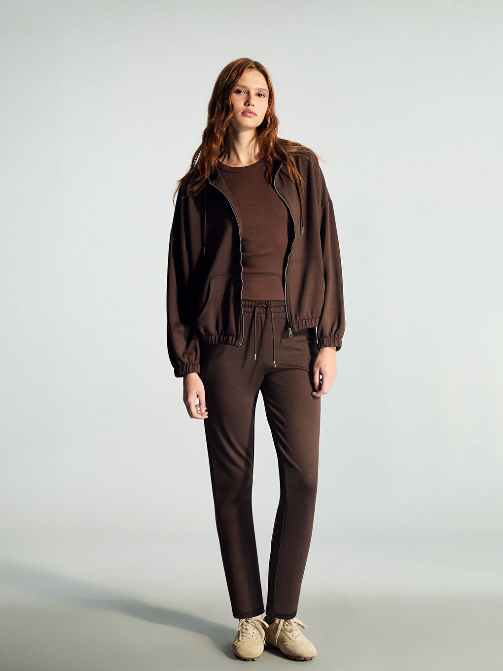 Kahverengi Kapüşonlu Kadın Fermuarlı Sweatshirt