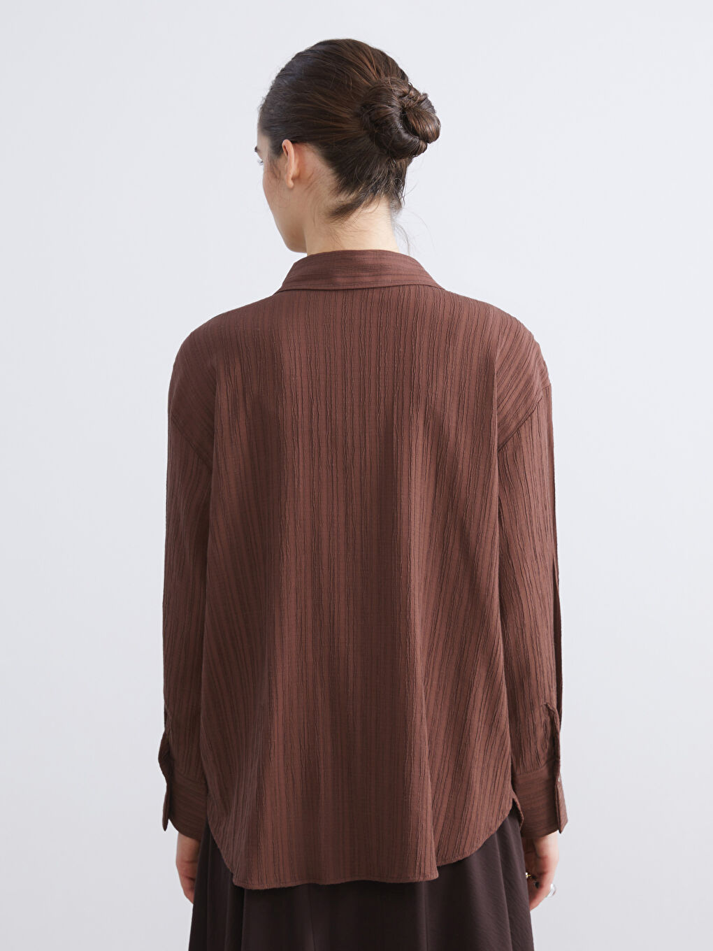 Kahverengi Çizgili Keten Karışımlı Oversize Kadın Gömlek-3