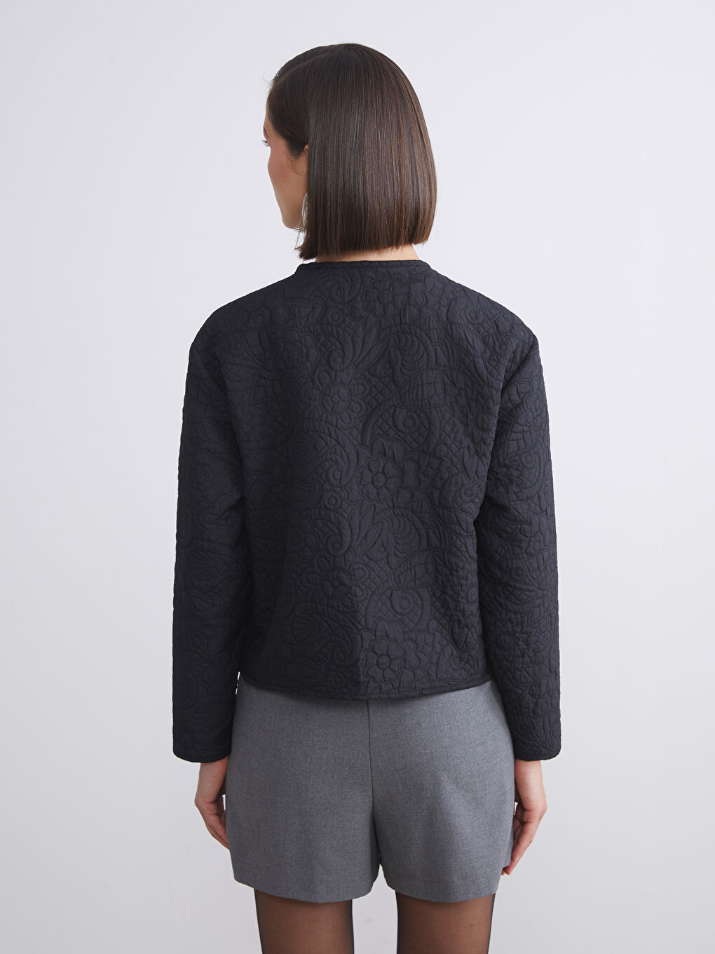 Siyah Bisiklet Yaka Kendinden Desenli Kadın Ceket-3