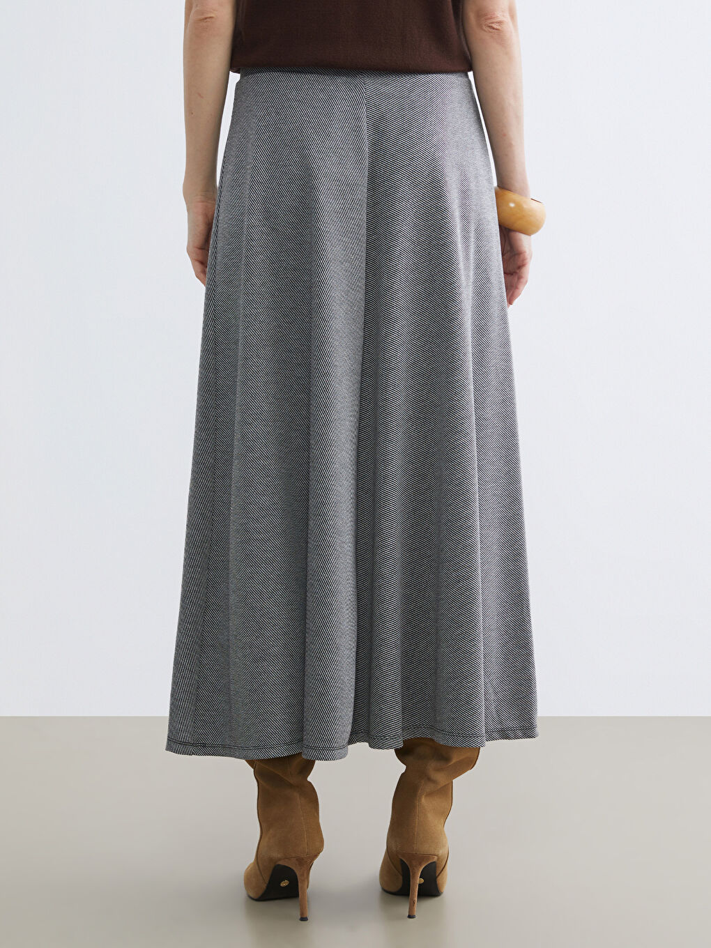 ته‌نوره‌ی كلۆشی ناوقه‌دبه‌لاستیك-3