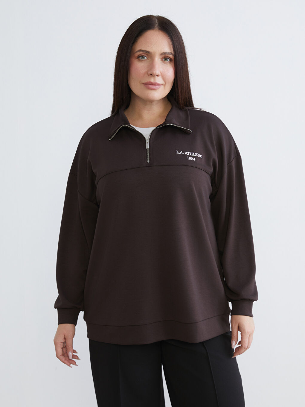 Kahverengi Dik Yaka Nakışlı Oversize Kadın Sweatshirt Tunik