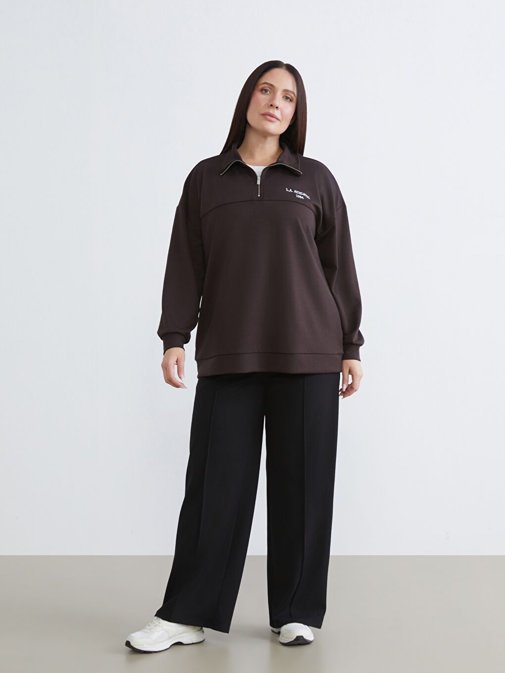 Kahverengi Dik Yaka Nakışlı Oversize Kadın Sweatshirt Tunik-1