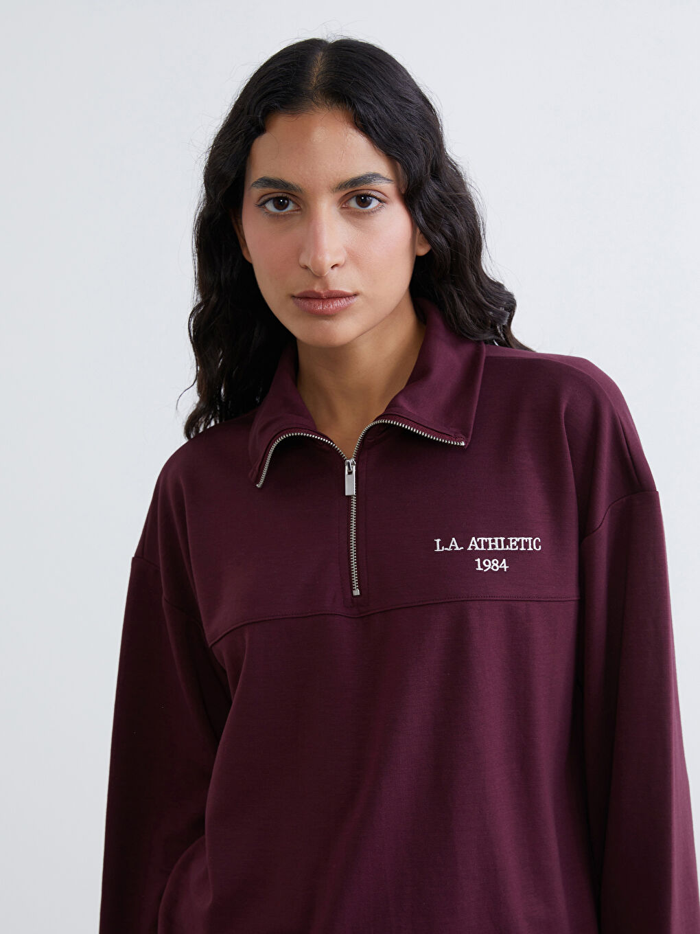 Mürdüm Dik Yaka Nakışlı Oversize Kadın Sweatshirt Tunik