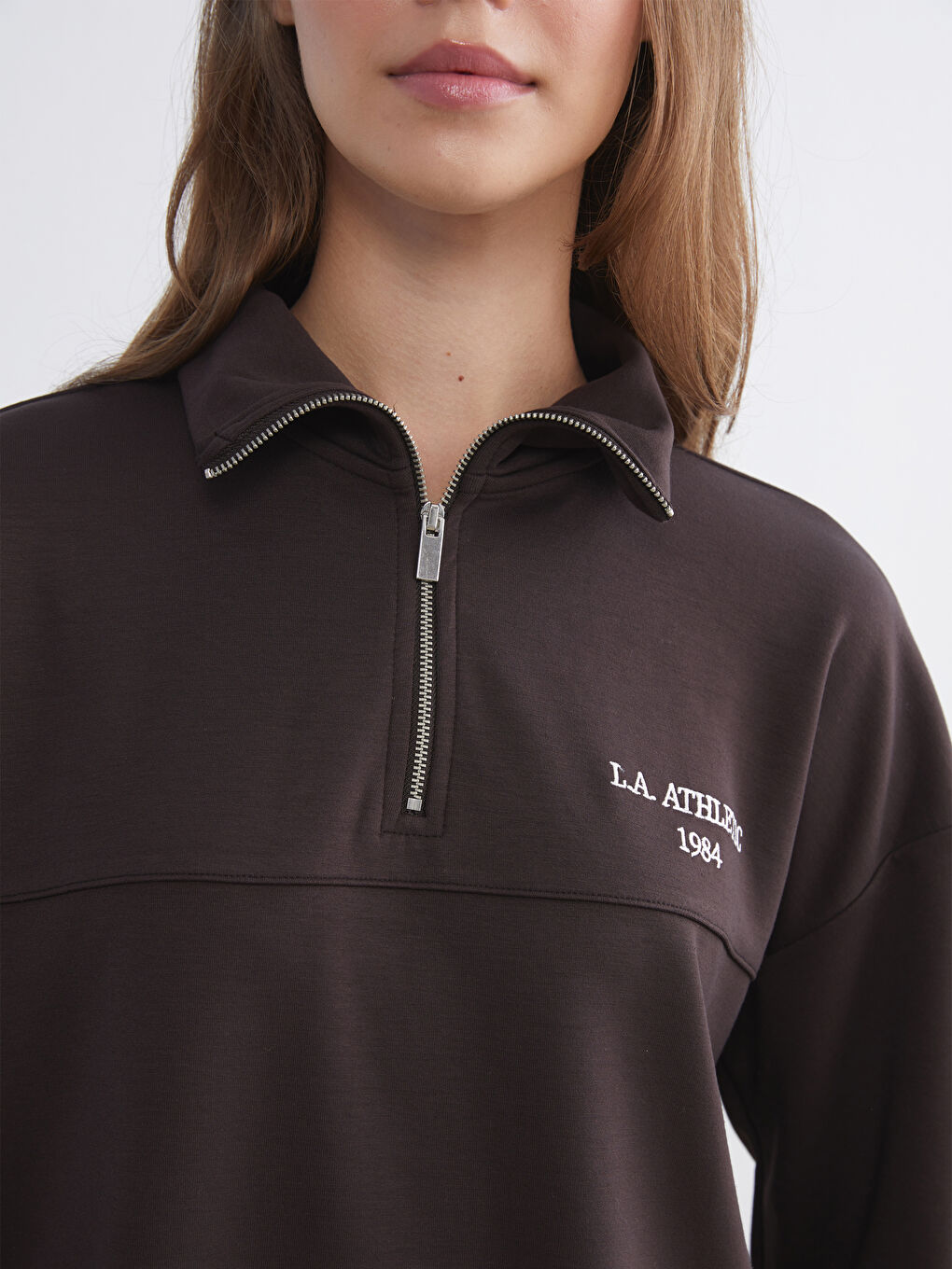 Kahverengi Dik Yaka Nakışlı Oversize Kadın Sweatshirt Tunik-4