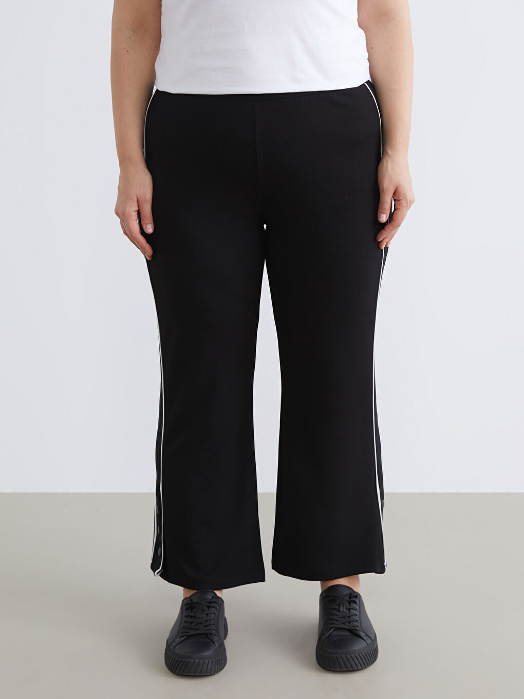 Siyah Beli Lastikli Kadın Eşofman Altı-5