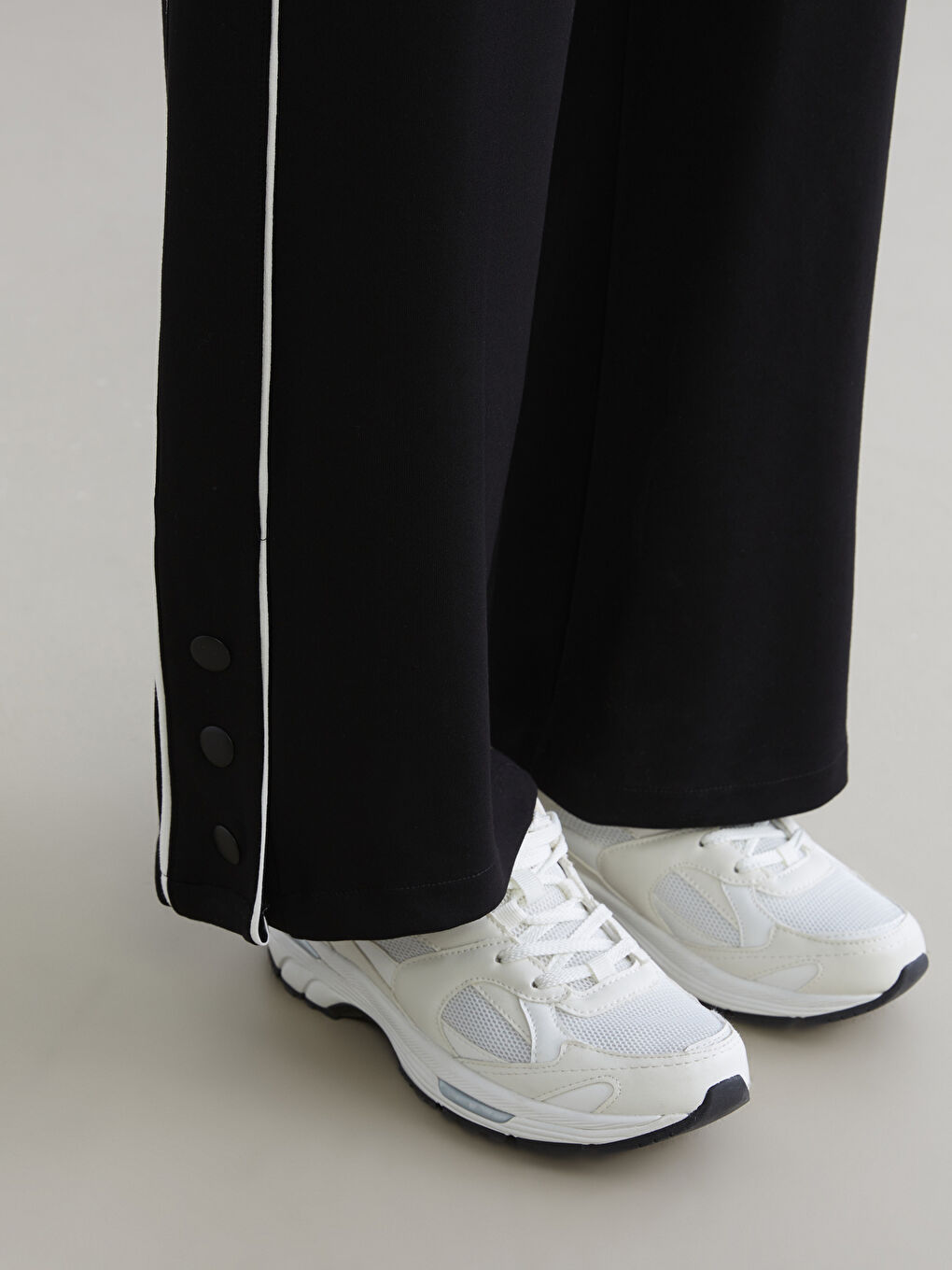 Siyah Beli Lastikli Kadın Eşofman Altı-2