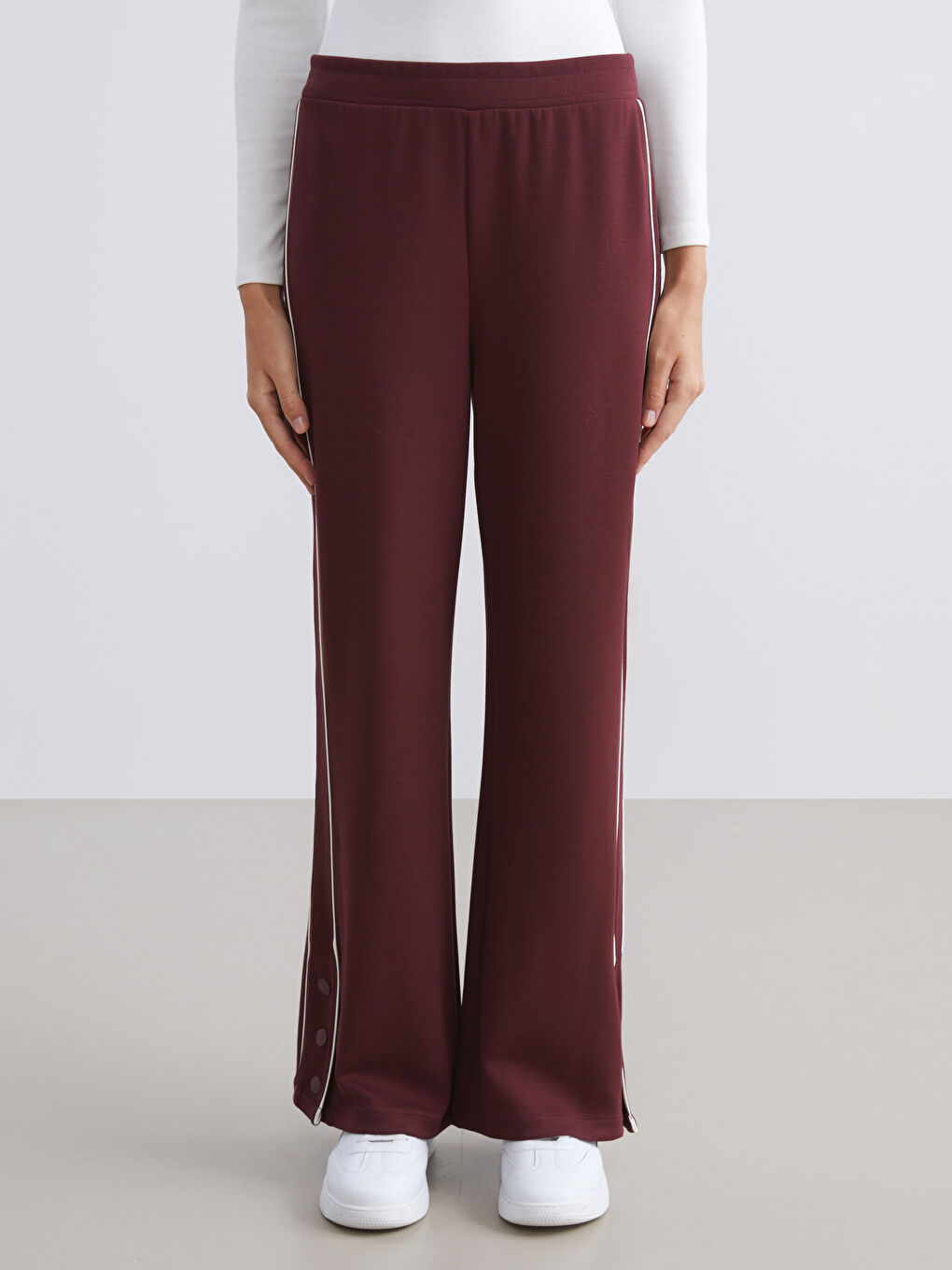 Bordo Beli Lastikli Kadın Eşofman Altı-1