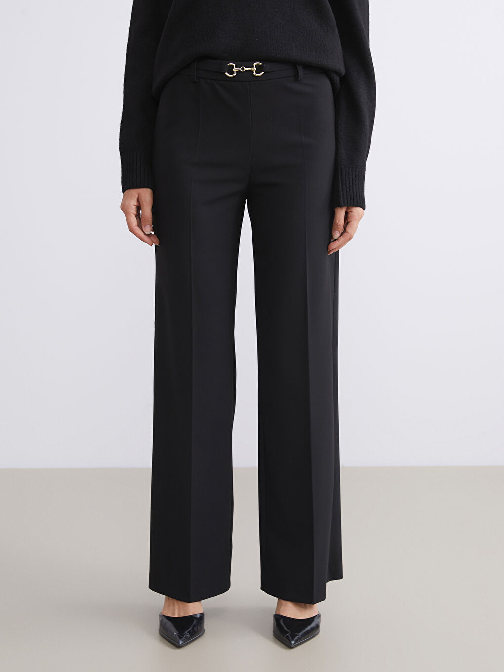 Siyah Beli Kemerli Geniş Paça Kadın Pantolon-3