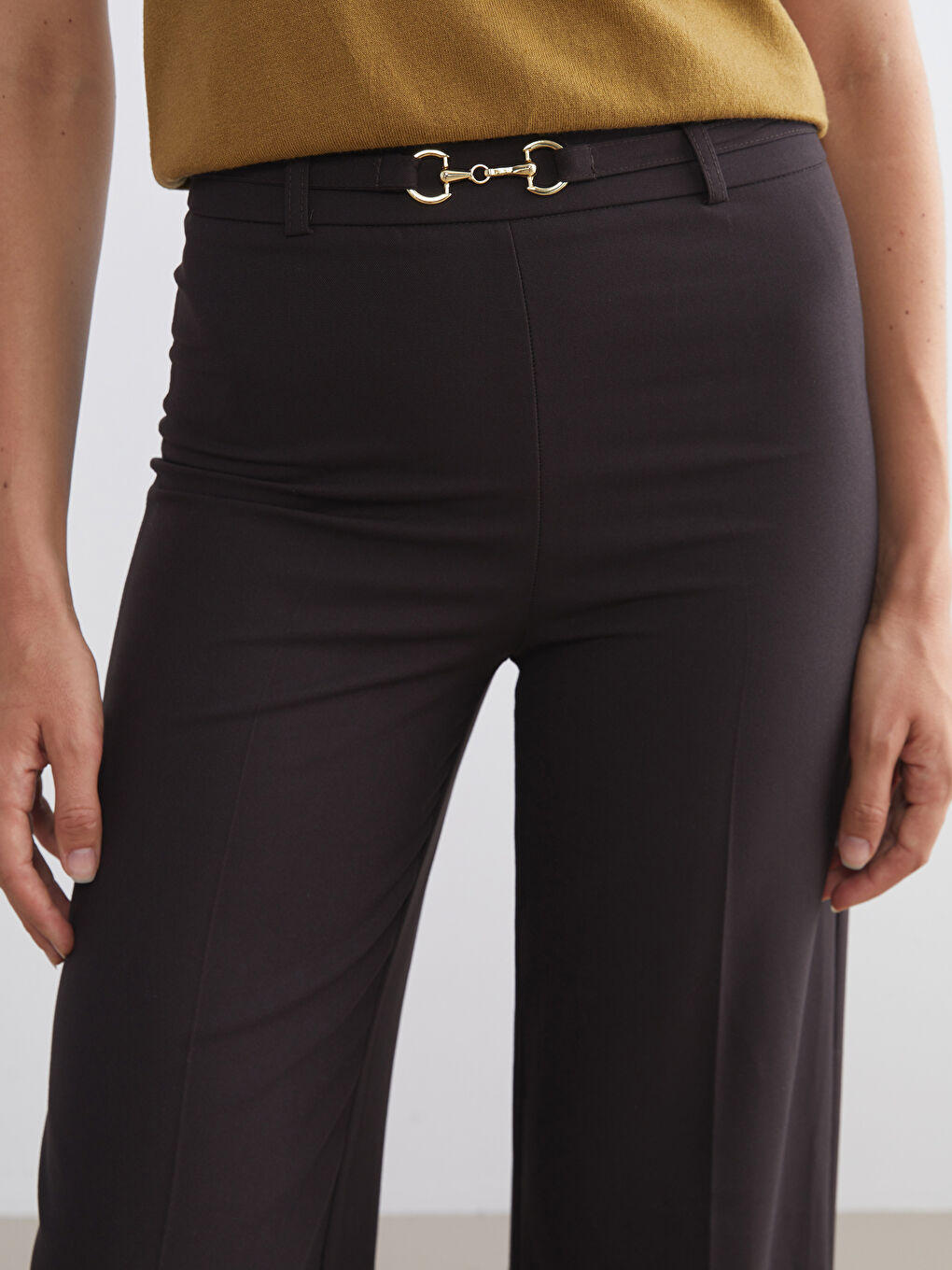 Kahverengi Beli Kemerli Geniş Paça Kadın Pantolon-2