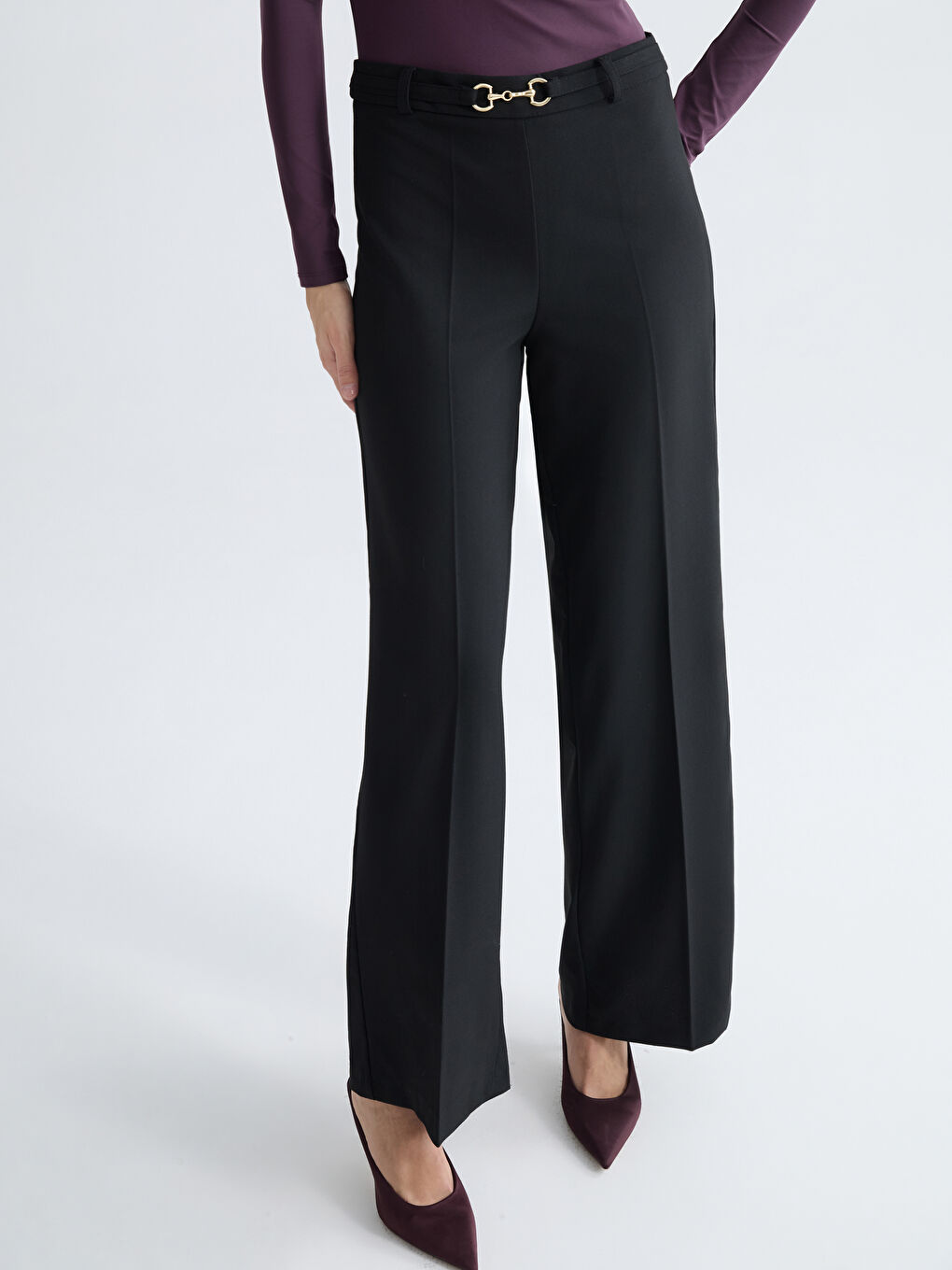 Siyah Beli Kemerli Geniş Paça Kadın Pantolon-2