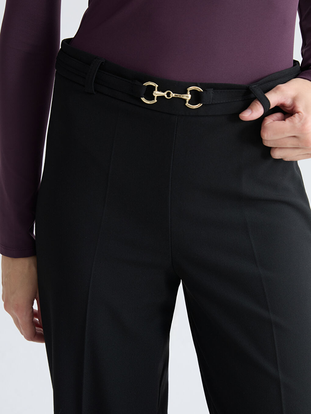 Siyah Beli Kemerli Geniş Paça Kadın Pantolon-4