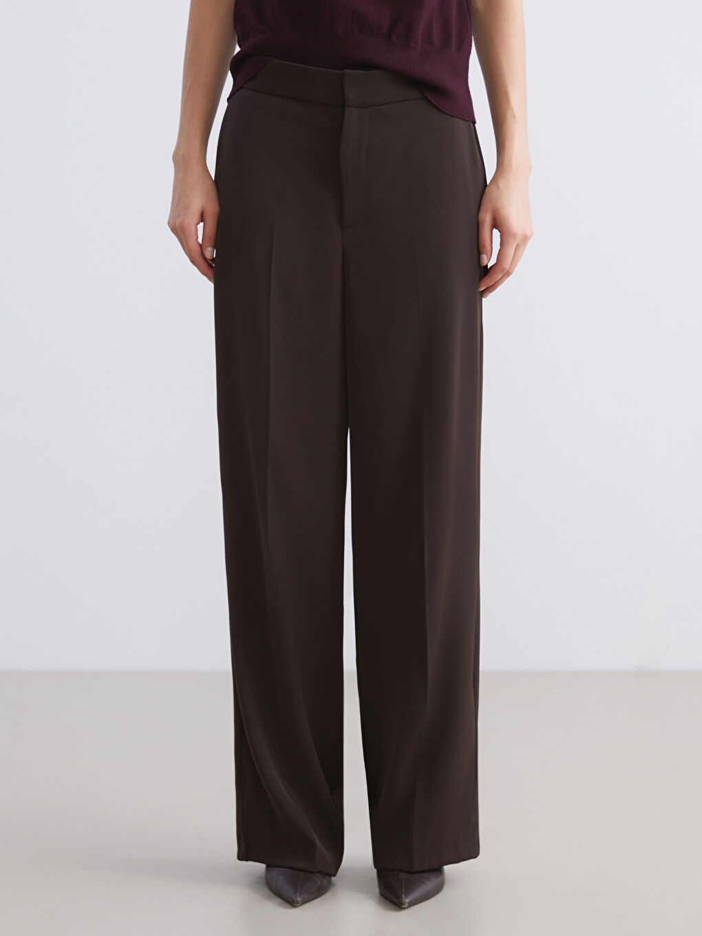 Kahverengi Standart Fit İspanyol Paça Kadın Pantolon-2