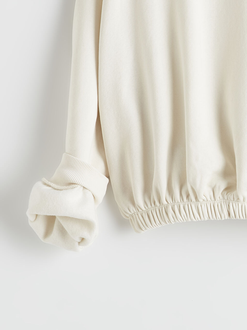 سويتشيرت بناتي برقبة دائرية مع ليجنز-2