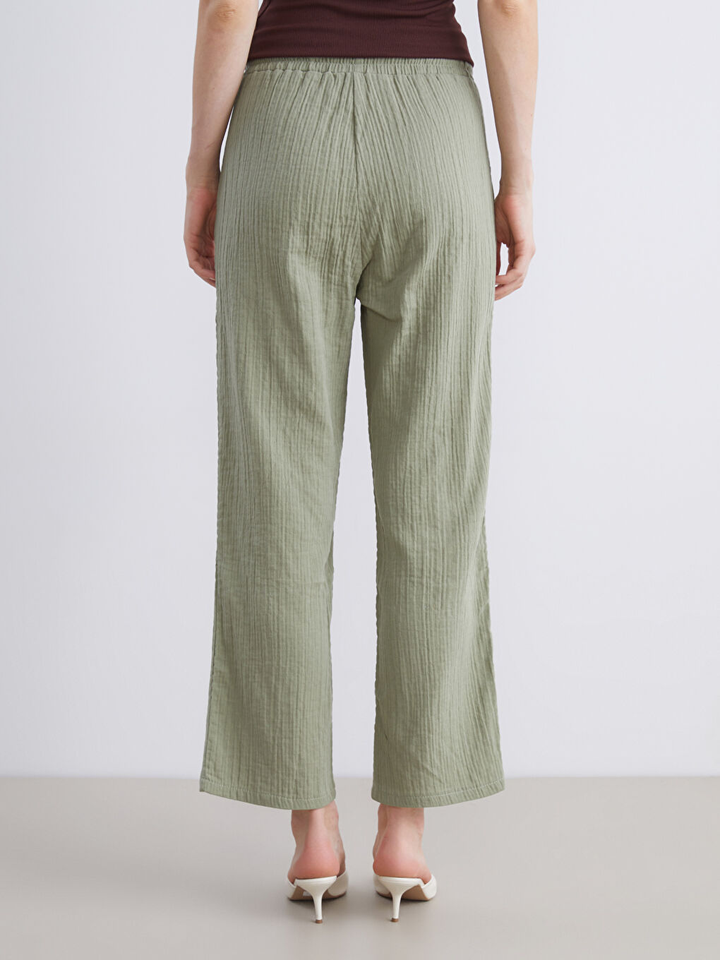 Haki Beli Lastikli Dokulu Kadın Pantolon-3