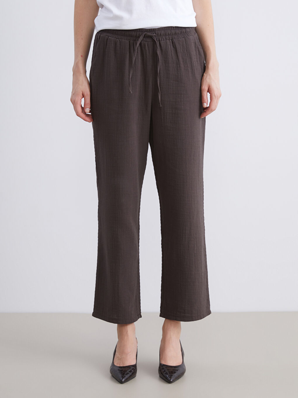 Kahverengi Beli Lastikli Dokulu Kadın Pantolon-2