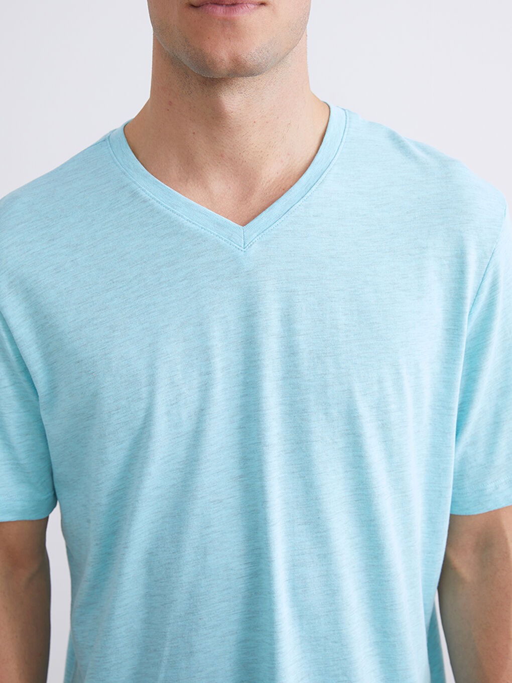T-shirt en Jersey à Encolure en V pour Hommes-2