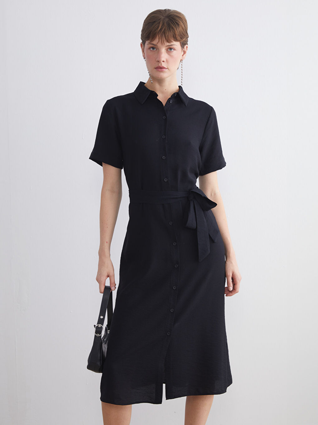 Siyah Beli Kuşaklı Gömlek Elbise