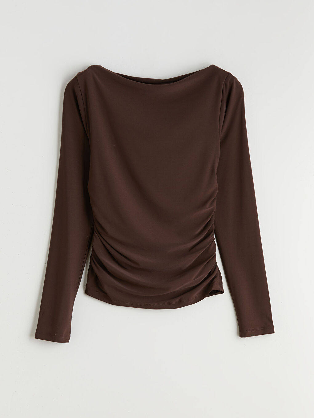 Kahverengi Kayık Yaka Büzgülü Bluz-4