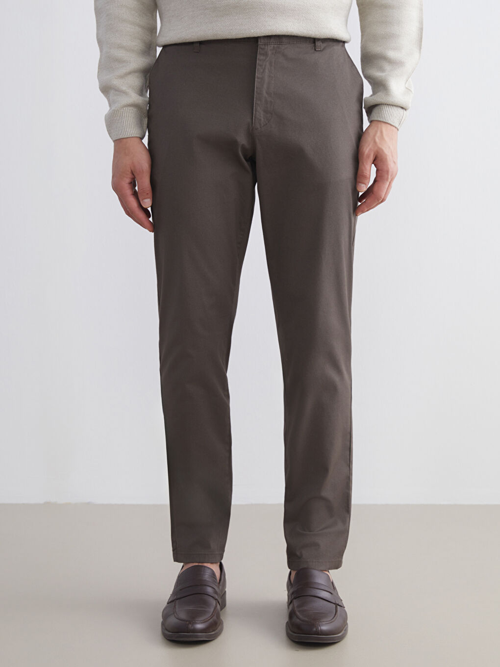 Kahverengi Dar Kalıp Erkek Chino Pantolon-1