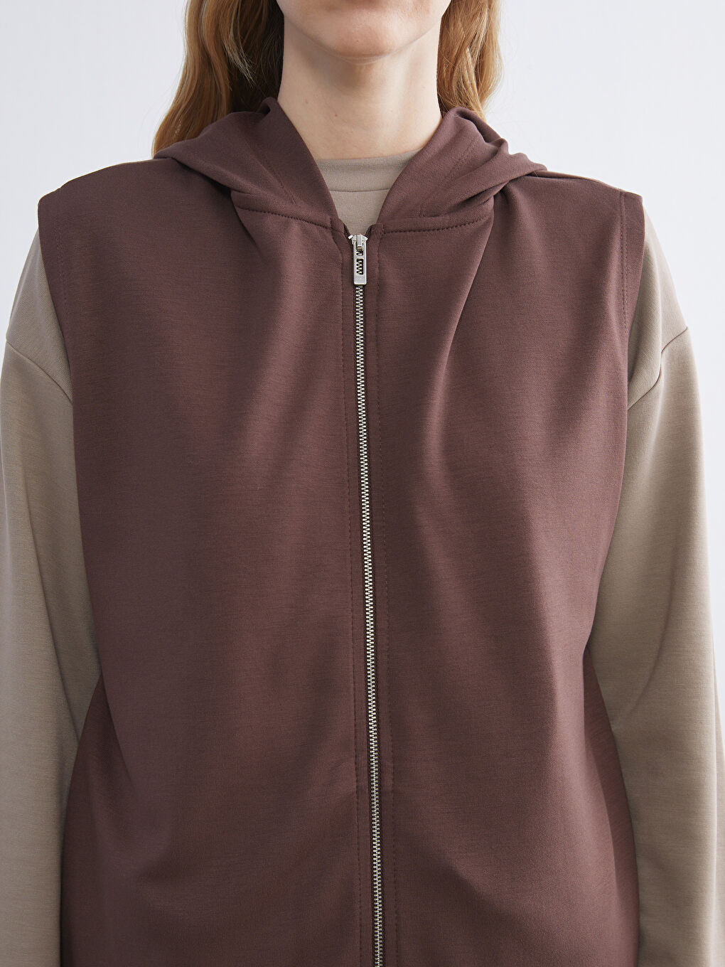 Kahverengi Kapüşonlu Kadın Yelek-2