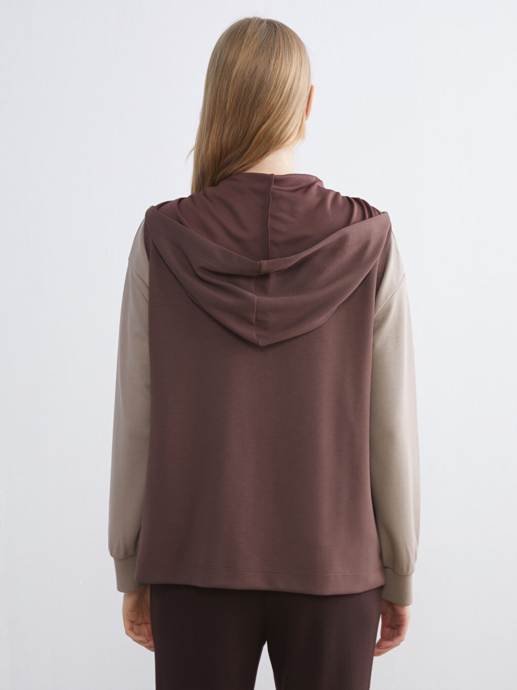Kahverengi Kapüşonlu Kadın Yelek-3