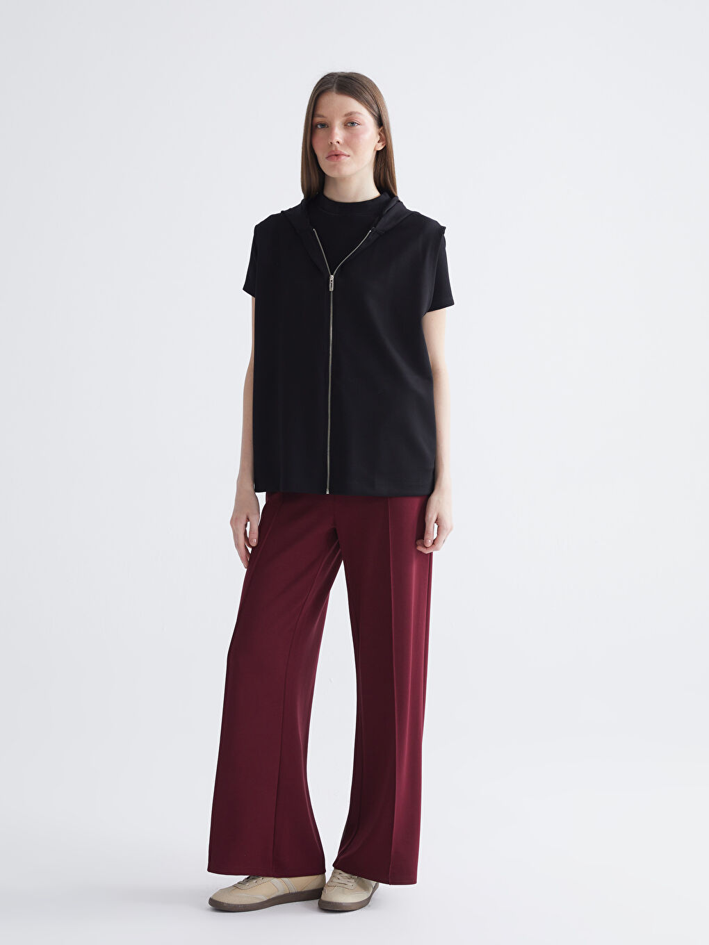 Siyah Kapüşonlu Kadın Yelek-1