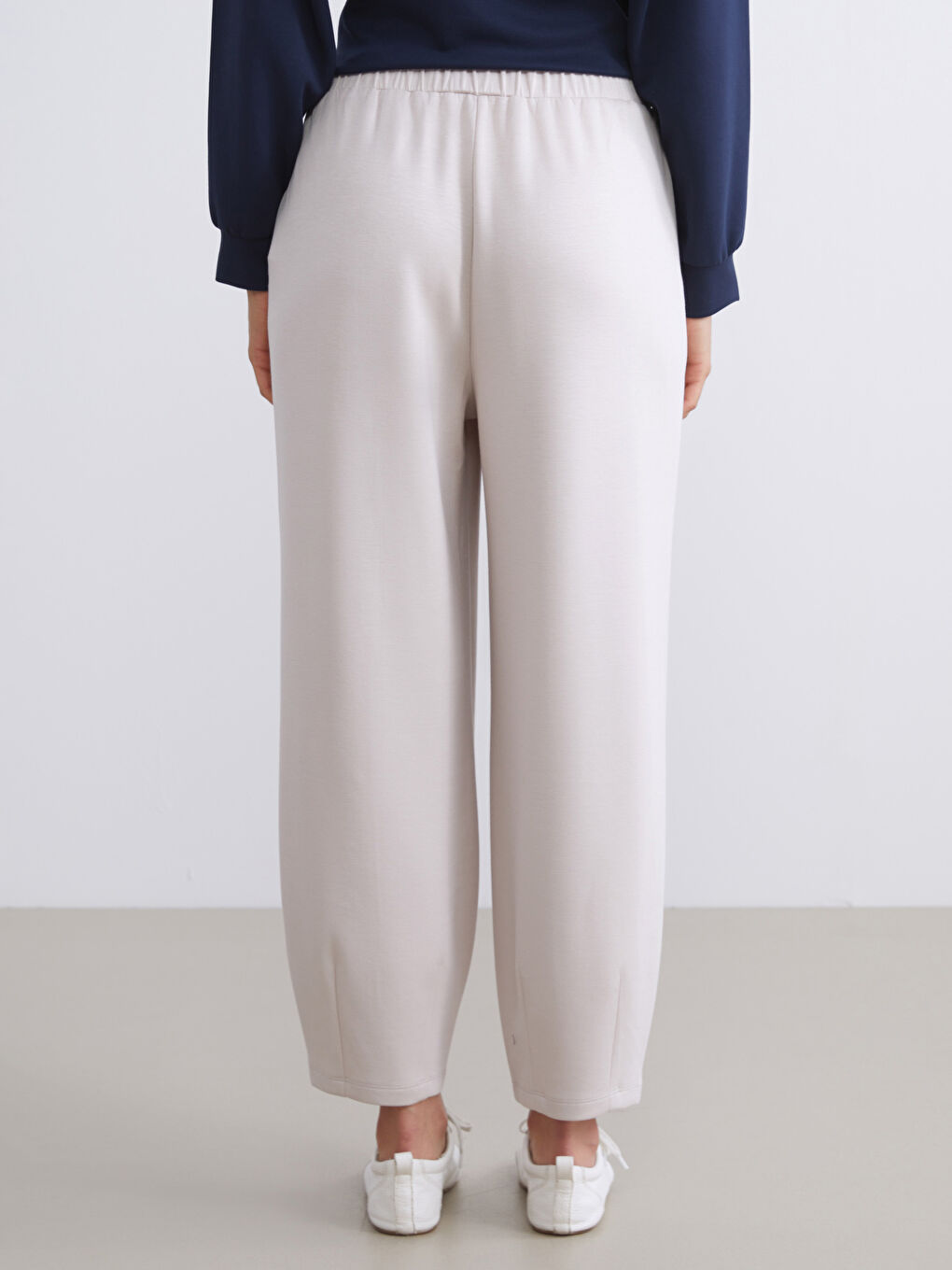 Women's Sweatpants with Elastic Waist-3