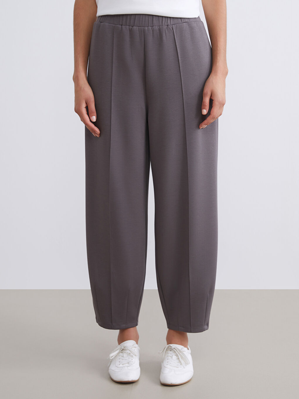 Women's Sweatpants with Elastic Waist-1