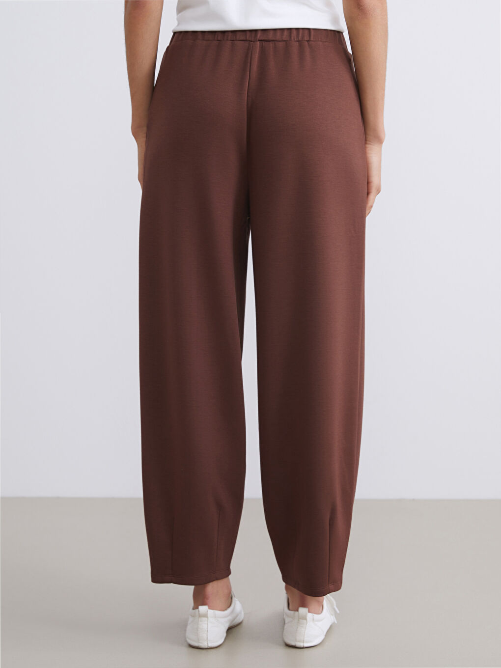 Women's Sweatpants with Elastic Waist-3