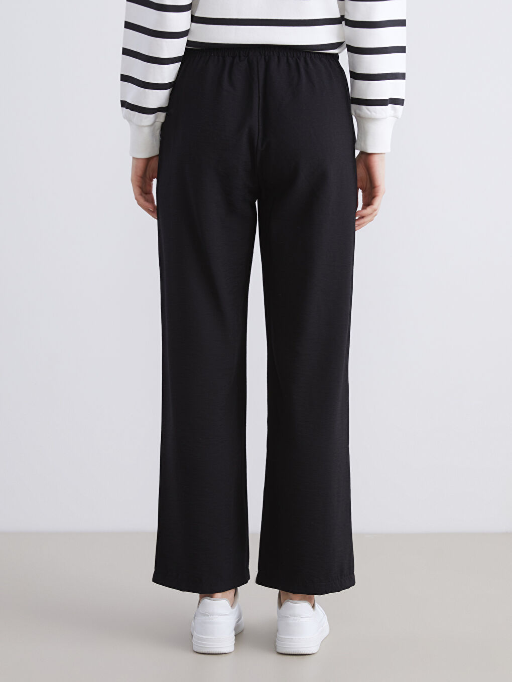 Siyah Beli Lastikli Geniş Paça Kadın Pantolon-4