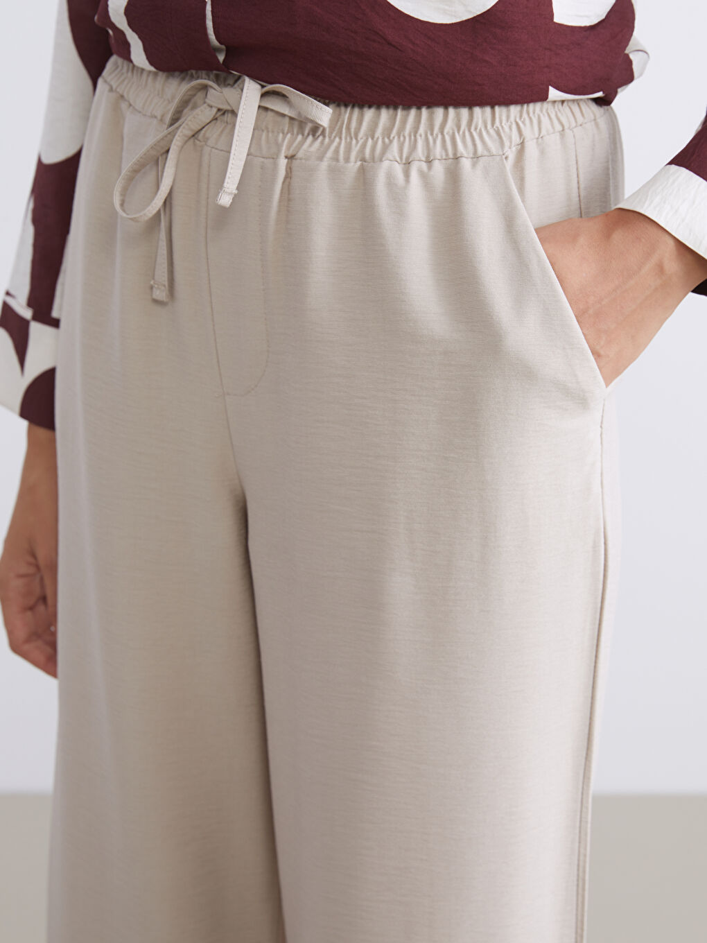 Bej Beli Lastikli Geniş Paça Kadın Pantolon-4