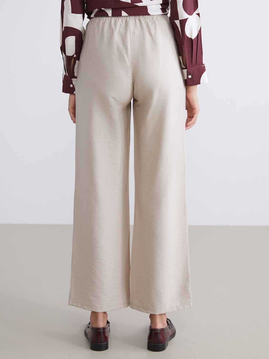 Bej Beli Lastikli Geniş Paça Kadın Pantolon-5