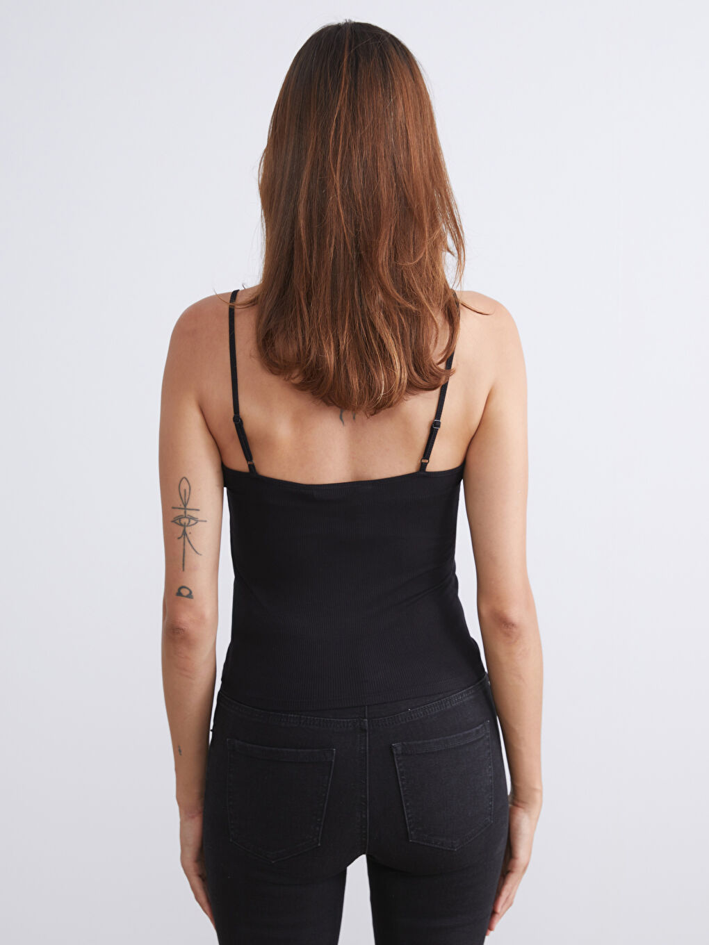 Top majica sa V izrezom i čipkastim detaljima - Žene-3