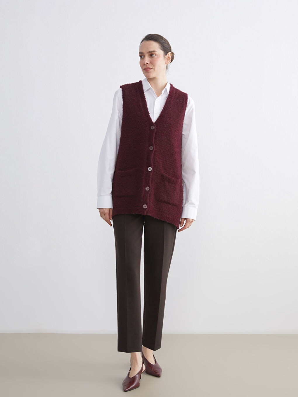 Mürdüm Büyük Beden V Yaka Kadın Pelüş Yelek-1