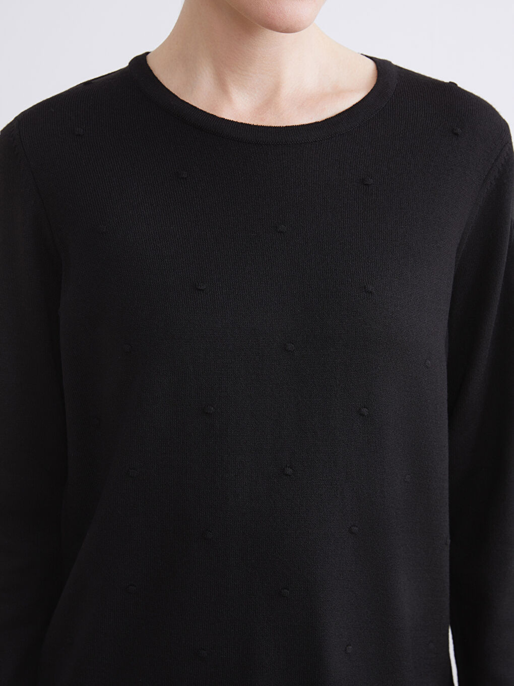 Siyah Bisiklet Yaka Kendinden Desenli Kadın Triko Kazak-2