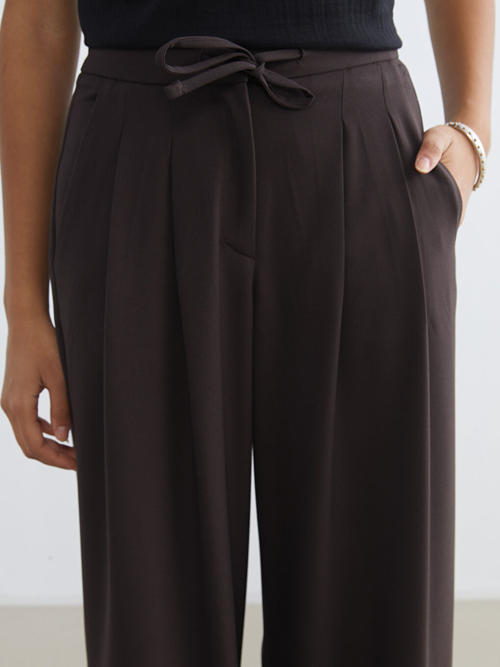 Kahverengi Loose Fit Geniş Paça Kadın Pileli Pantolon-5