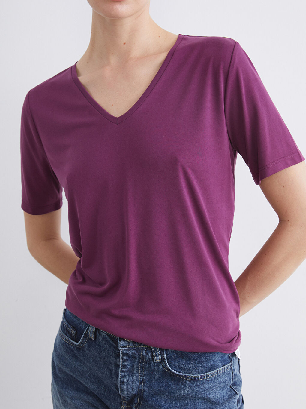 Mor V Yaka Modal Karışımlı Kadın Tişört-3