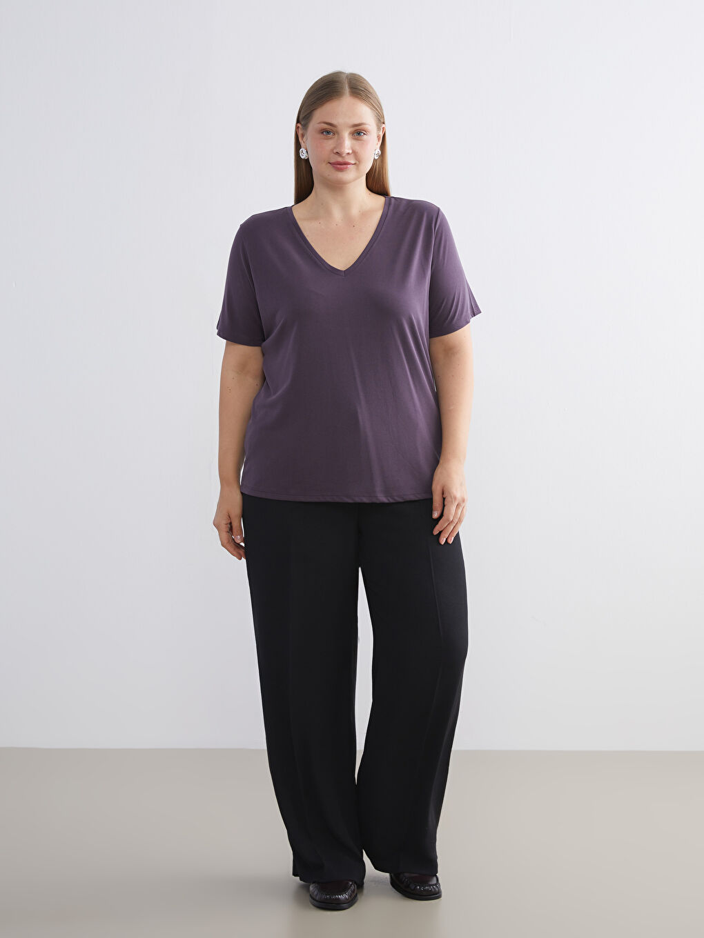 Mürdüm V Yaka Modal Karışımlı Kadın Tişört-2