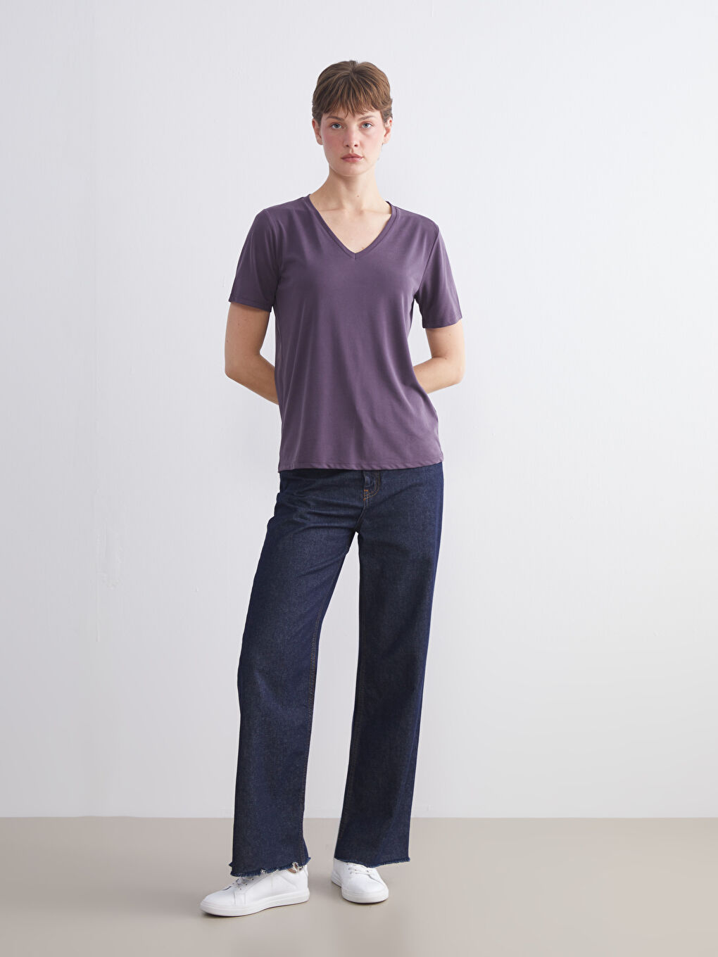 Mürdüm V Yaka Modal Karışımlı Kadın Tişört-3