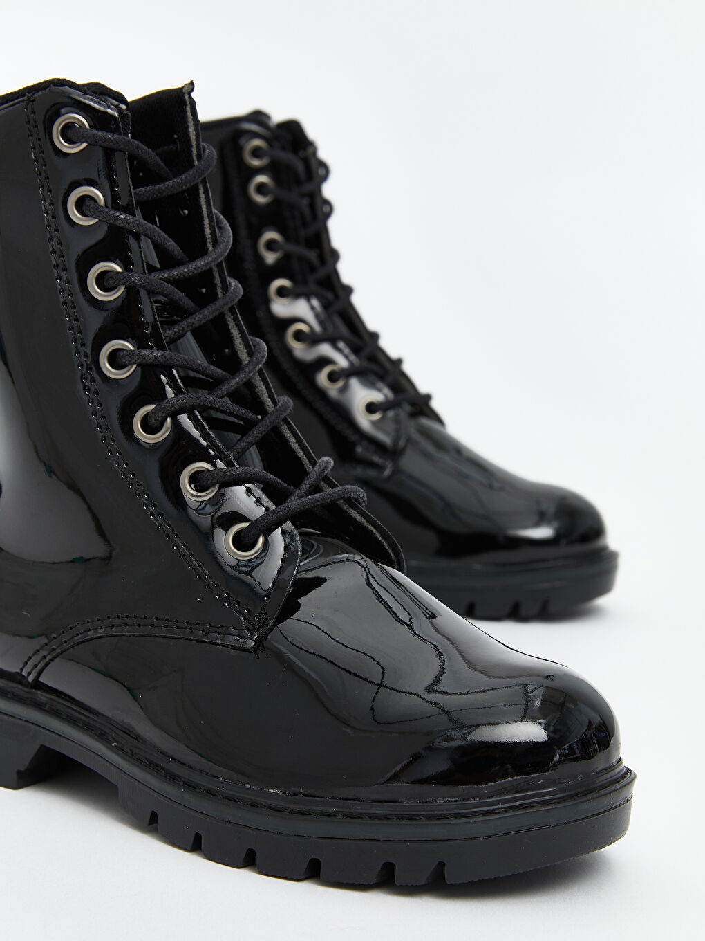 بوتات للبنات بأربطة وسوستة-2