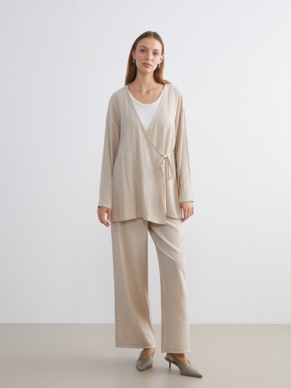 Bej Kruvaze Yaka Dokulu Kadın Kimono-3