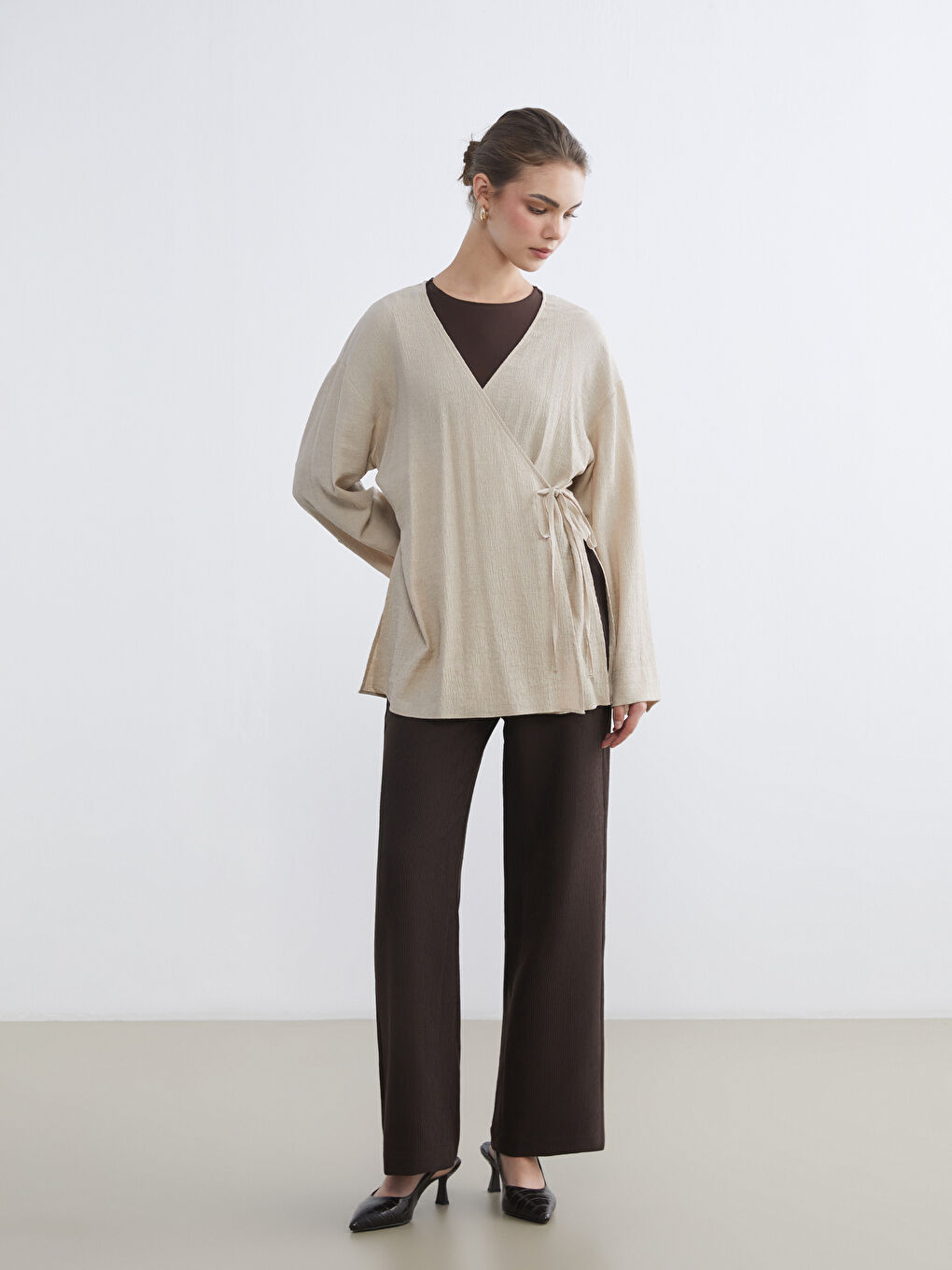 Bej Kruvaze Yaka Dokulu Kadın Kimono-2