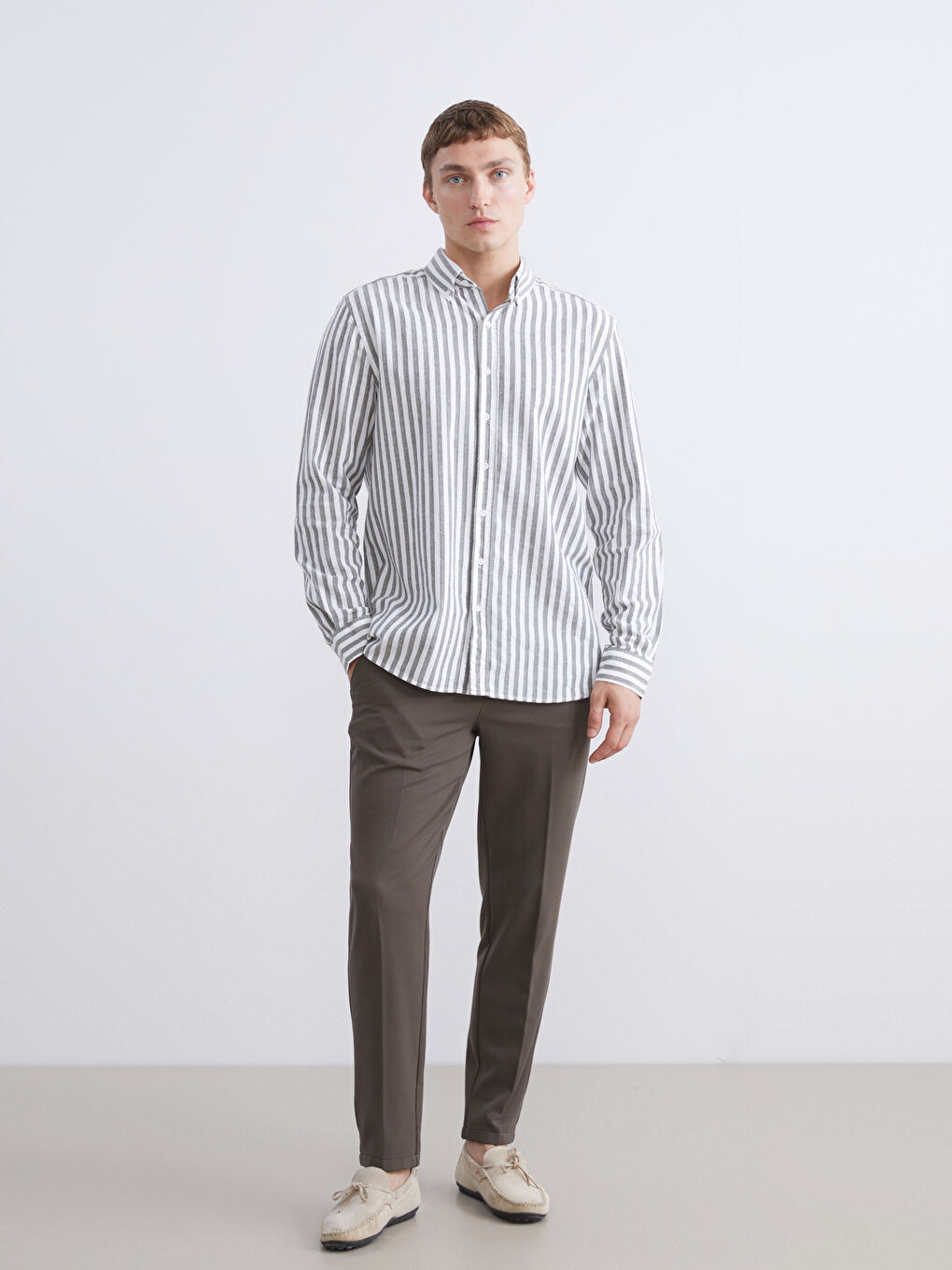 Haki Regular Fit Çizgili Keten Görünümlü Erkek Gömlek-1